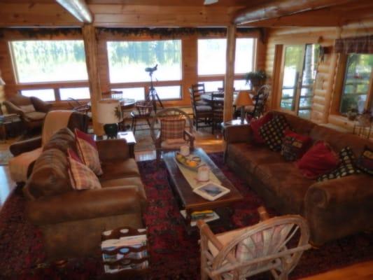 Dining room where guests enjoy a daily gourmet breakfast (breakfast not included with Goose Landing or Wood Duck In)