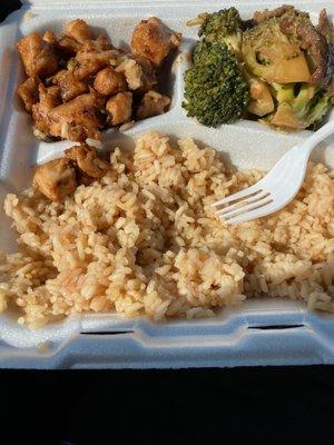 Hibachi chicken beef and broccoli w Brown rice.