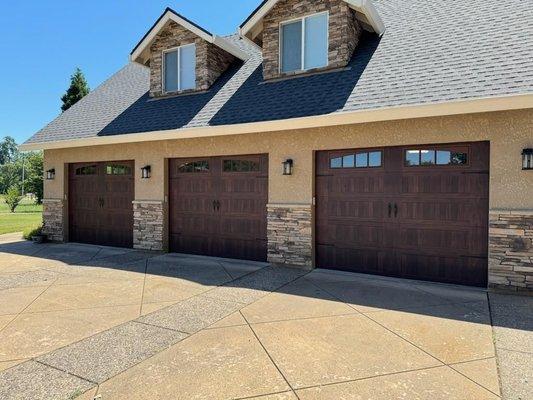 CHI, Carriage Stamped, Mahogany, Steelback Insulation with Arched Madison Clear Glass