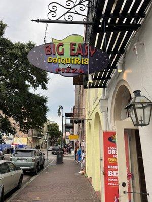 The entry to the Big Easy Daiquiris & Pizza