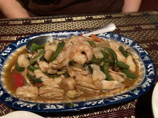 Phad Ped Seafood