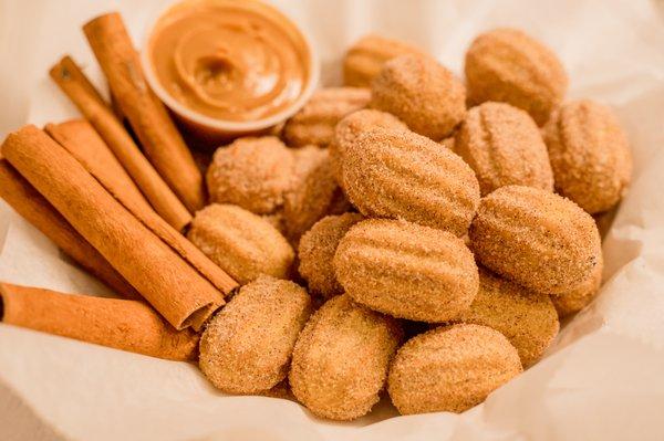 Churros with dulce de leche