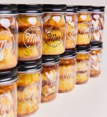 Mo's mini bundt cake jars make sweet gifts for anyone on your list!  Assortment boxes include cinnamon, guava, dulce de leche and Nutella.