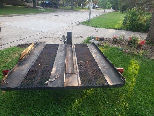 6x8 trailer lights work tilts selling it for $425 o.b.o