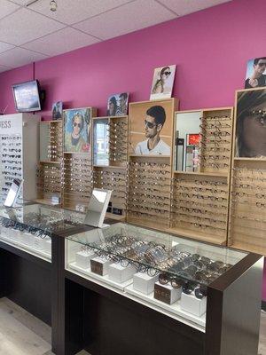 Eyeglasses displays