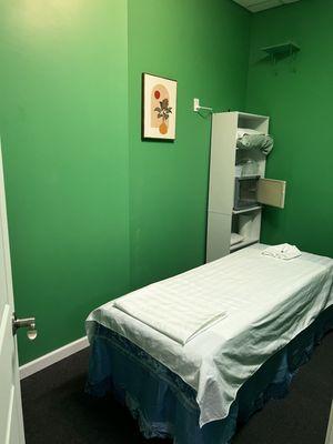 Single massage room