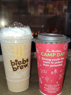 Oreo cookie Frappuccino  And a vanilla latte