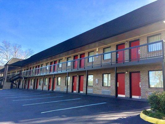 Exterior of Travelers Inn of Elizabeth City, NC