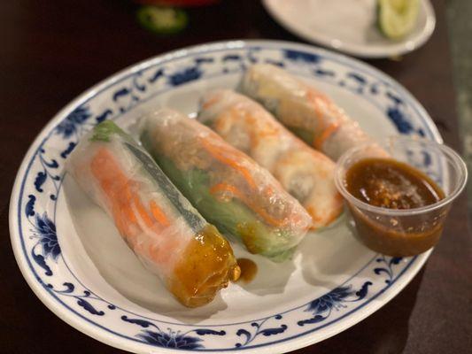 Combo spring rolls (order comes with 6)