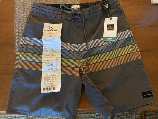 This boardshorts is very comfortable. Love it  will shop for other walkshorts.