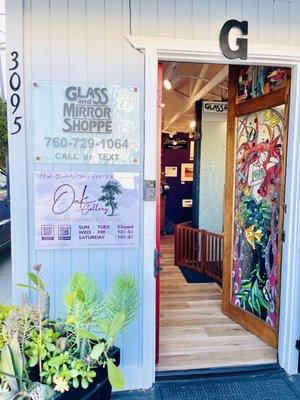 Glass and Mirror Shoppe and Oak Gallery front door - come on in and say hi!