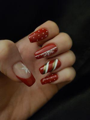 Sophia 'sleighed' it on my Christmas nails