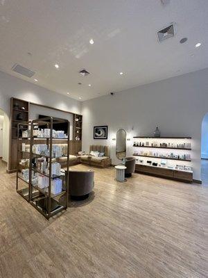 Stunning UES location! A whole slate of products to choose from