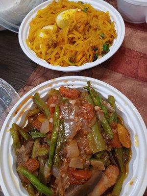 Top - noodle with baby shrimps  & minced meat. Bottom - mixed vegetables in shrimp paste sauce?