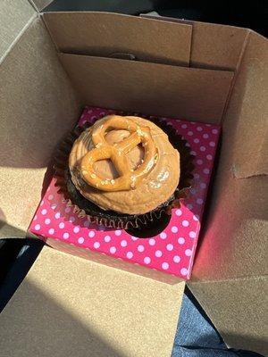 Carmel Caramel Crunch Cupcake