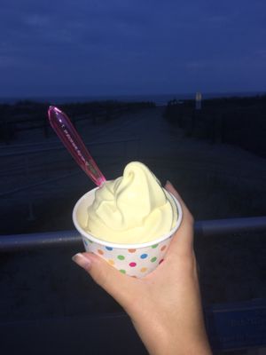 Mini cake batter frozen yogurt