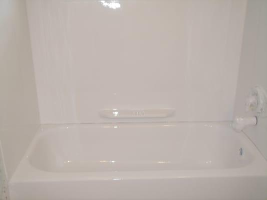 Bathtub & Surround Refinish Freeport, NY