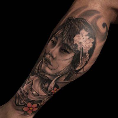 BLACK & GREY --this piece of art was finished in just one session without curing. 
 By Castro