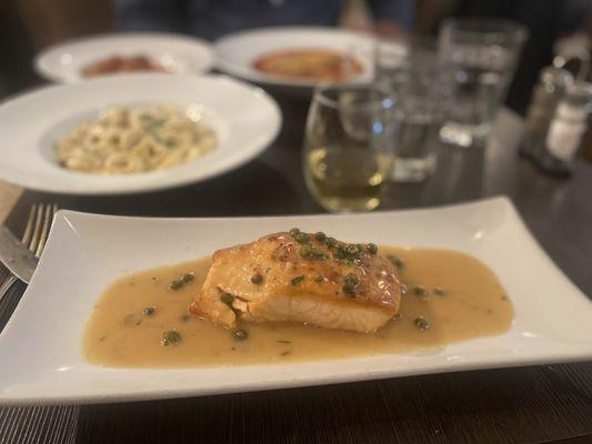 Salmón piccata. The most delicious and succulent piece of salmon I've ever had.