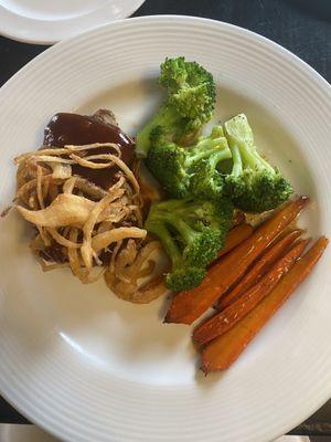 Short ribs, glazed carrots, broccoli (substituted for the jasmine rice)