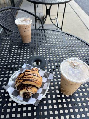 Chocolate croissant, iced coffees