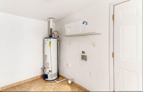 Hot water heater