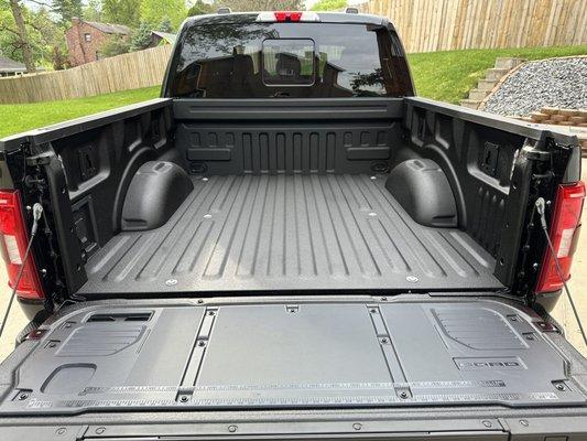 Line-x spray in Bedliner with UV coating.