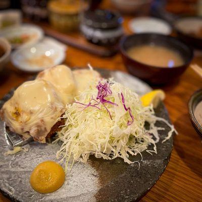 Jyukusei pork tenderloin katsu teishoku with cheese topping