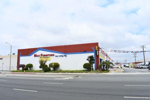 60,000 square warehouse for sale in Gardena