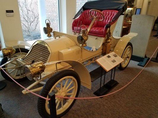 1906 Logan runabout, built in Chilly.