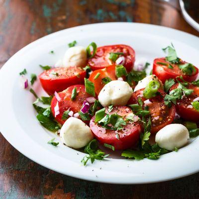 Take your summer meals to the next level by planting your own veggies and herbs! You don't need a whole vegetable garden...a few containers