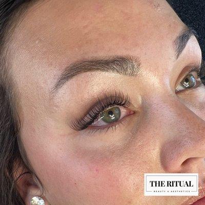 Classic eyelash extensions