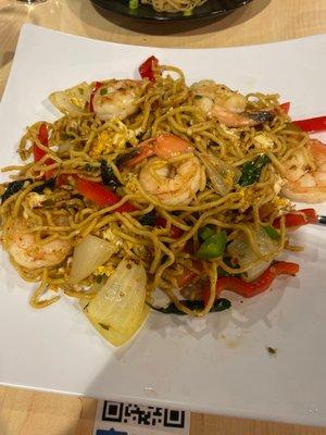 This is the shrimp drunken noodles. Sooo yummy  & they are so nice!