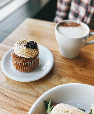 | EARL GREY BLACKBERRY CUPCAKE + PUMPKIN CHAI |