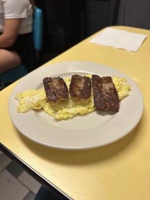 2 eggs scrambled w sausage