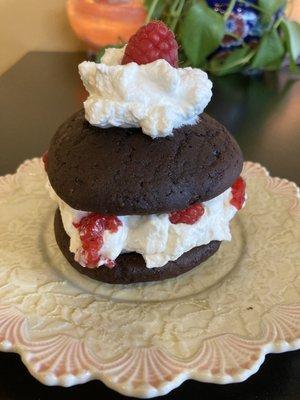 Vanilla Whipped Cream Raspberry Whoopie Pie