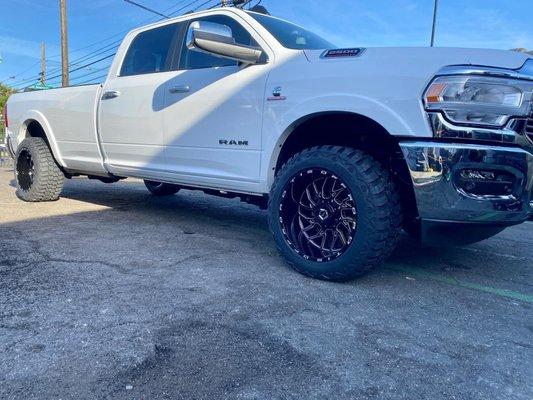 This 2020 Dodge Ram 2500 on 20x12 544 BM TIS Wheels With 33x12.50x20 RBP Tires