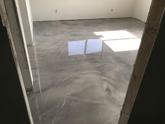 Marbled epoxy flooring