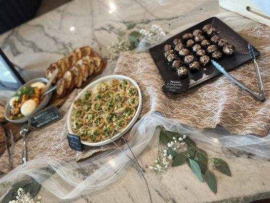 Burrata w/stone fruit relish & basil pine nut pesto; asparagus & asiago phyllo bites; and pecan & chevre stuffed figs w/balsamic glaze