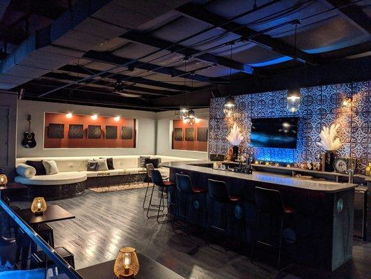 Full Bar and Lounge Area