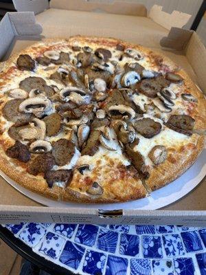 Large Meatball Mushroom Pizza