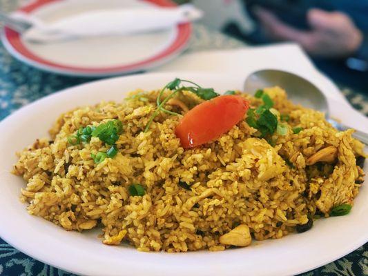 Pineapple fried rice with chicken.