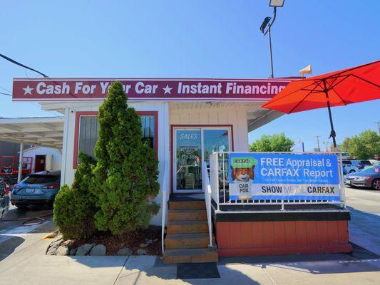 Instant Financing at World Famous Autos - Southern Oregon's only CarFax authorized independent car dealership.