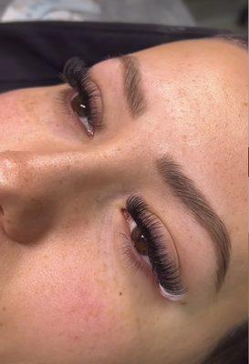 Hybrid lash extensions with white