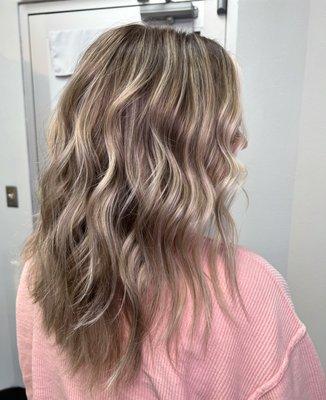 Rooty dimensional blonde