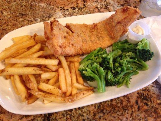 Fried cod dinner with fries and broccoli