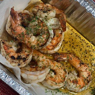 Grilled shrimp soaked in garlic butter sauce