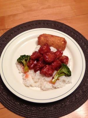 General Tso Chicken and an egg roll! Yummy take-out!!