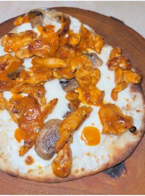 Buffalo chicken flat bread