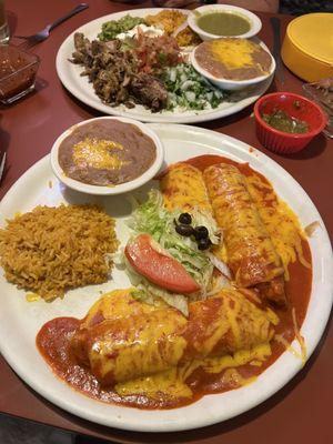 Enchiladas Enchilada's Mariscos and carnitas plate